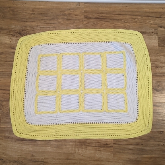 HANDMADE hand knit crochet blanket 42”x30” - Picture 1 of 7